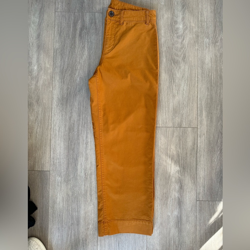 Old Navy Straight cropped leg pant. Size 6, burnt orange